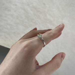 Каблучка з крапелькою хризоліту